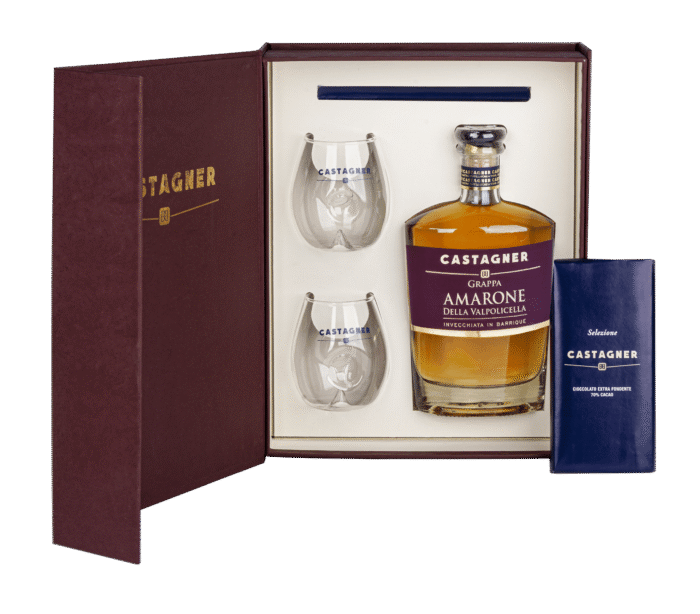 Grappa di Amarone Riserva 12 Mesi Ajándékcsomag 2 Pohárral és Csoki Castagner 0,50L